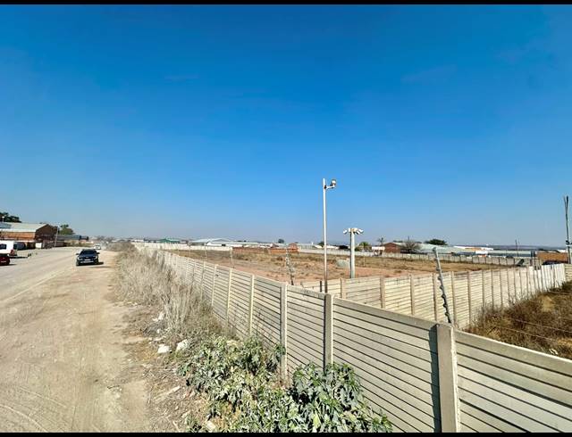 2,285M² VACANT LAND FOR SALE IN LADINE